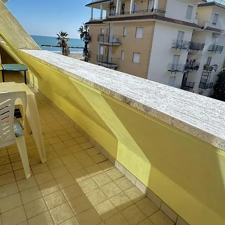 アパート Ferrari *